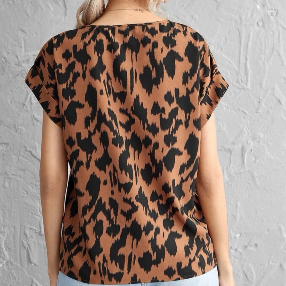 Leopard print cuff blouse - Picture 2 of 6